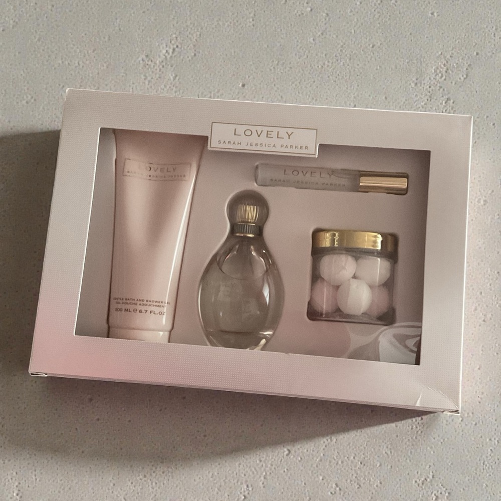 Lovely by Sarah Jessica Parker Fragrance Gift Set 🌸